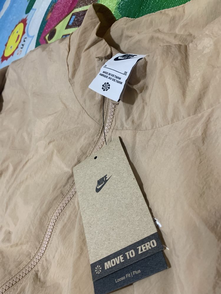 Женская вітровка Nike Sportswear  ( легенька вітровка ) ОРИГІНАЛ