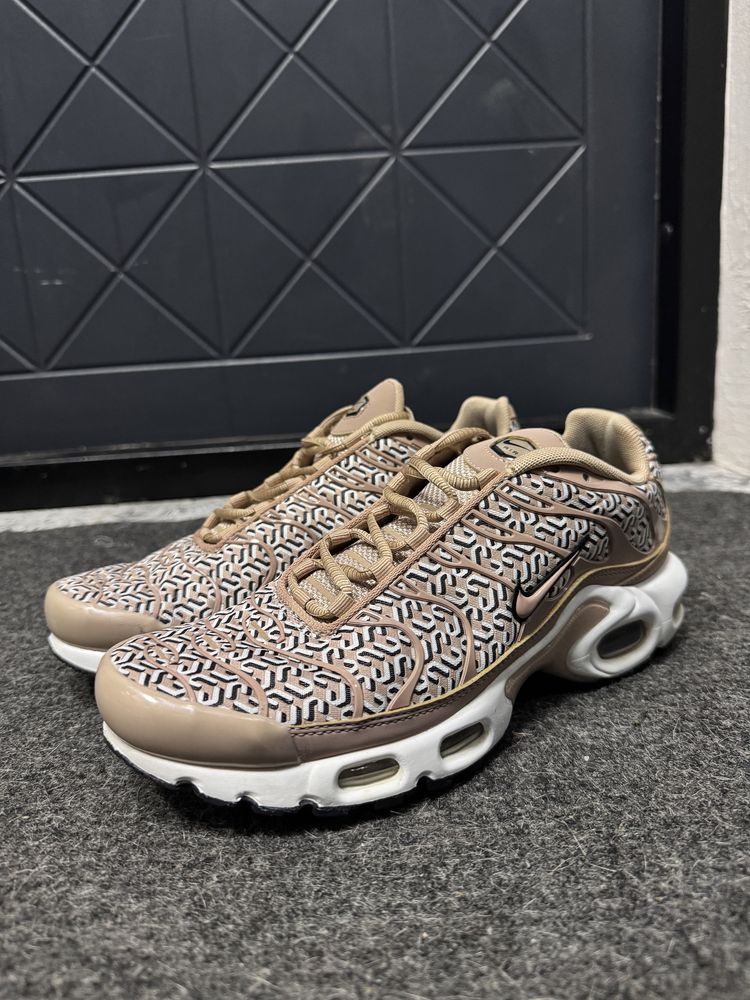 Кроссовки Nike tn plus air max tuned беговые