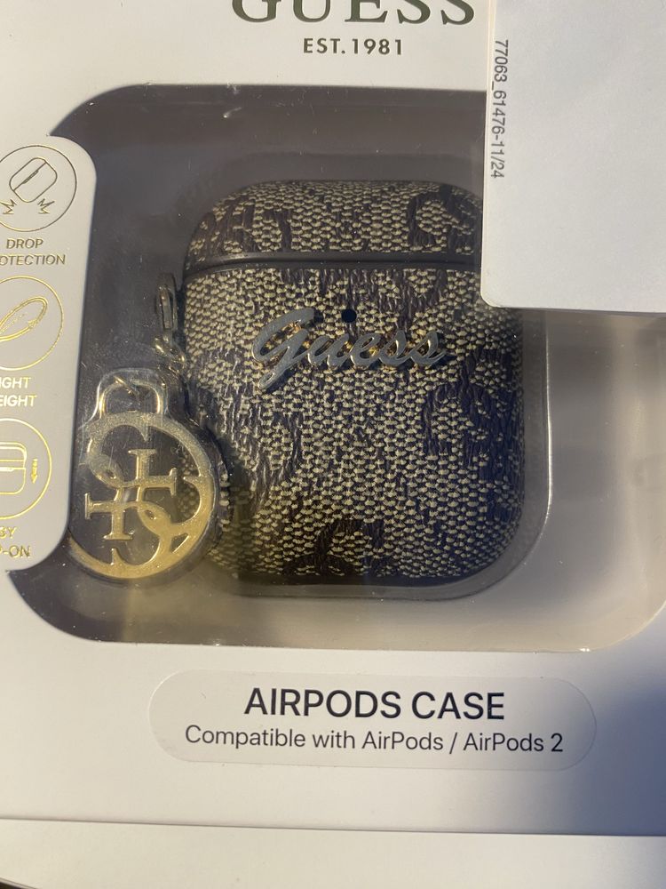 Etui Guess airpods 1/2