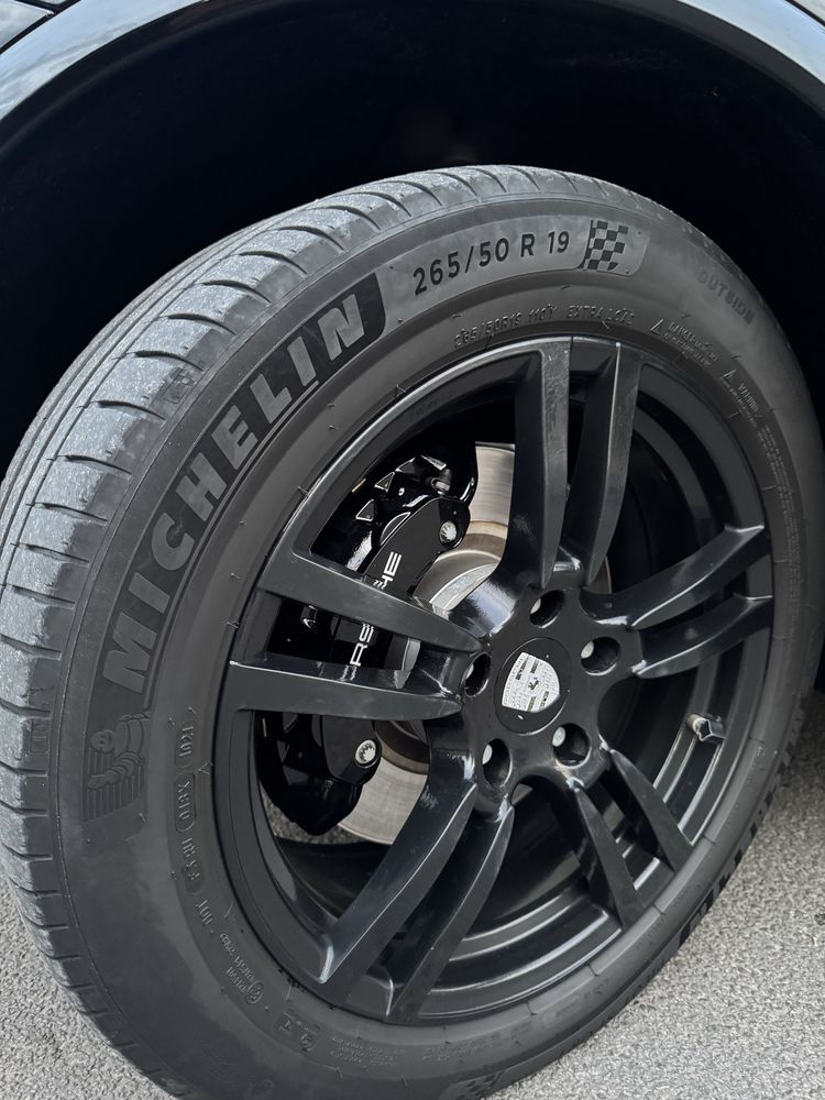Porsche Cayenne.