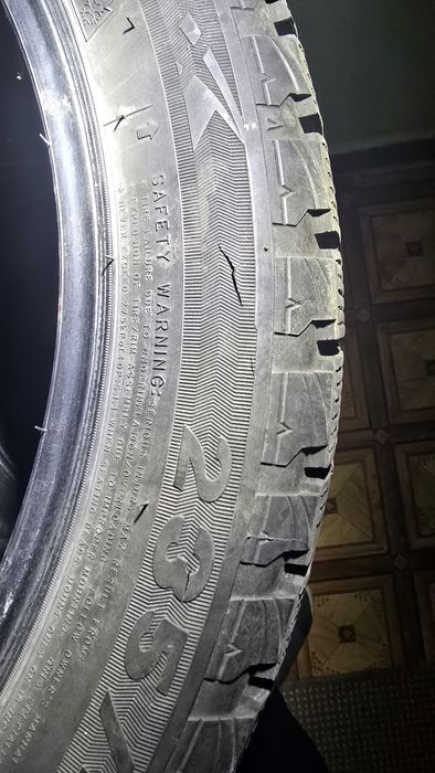 Б/У зимові шини 235/45 R18 98V