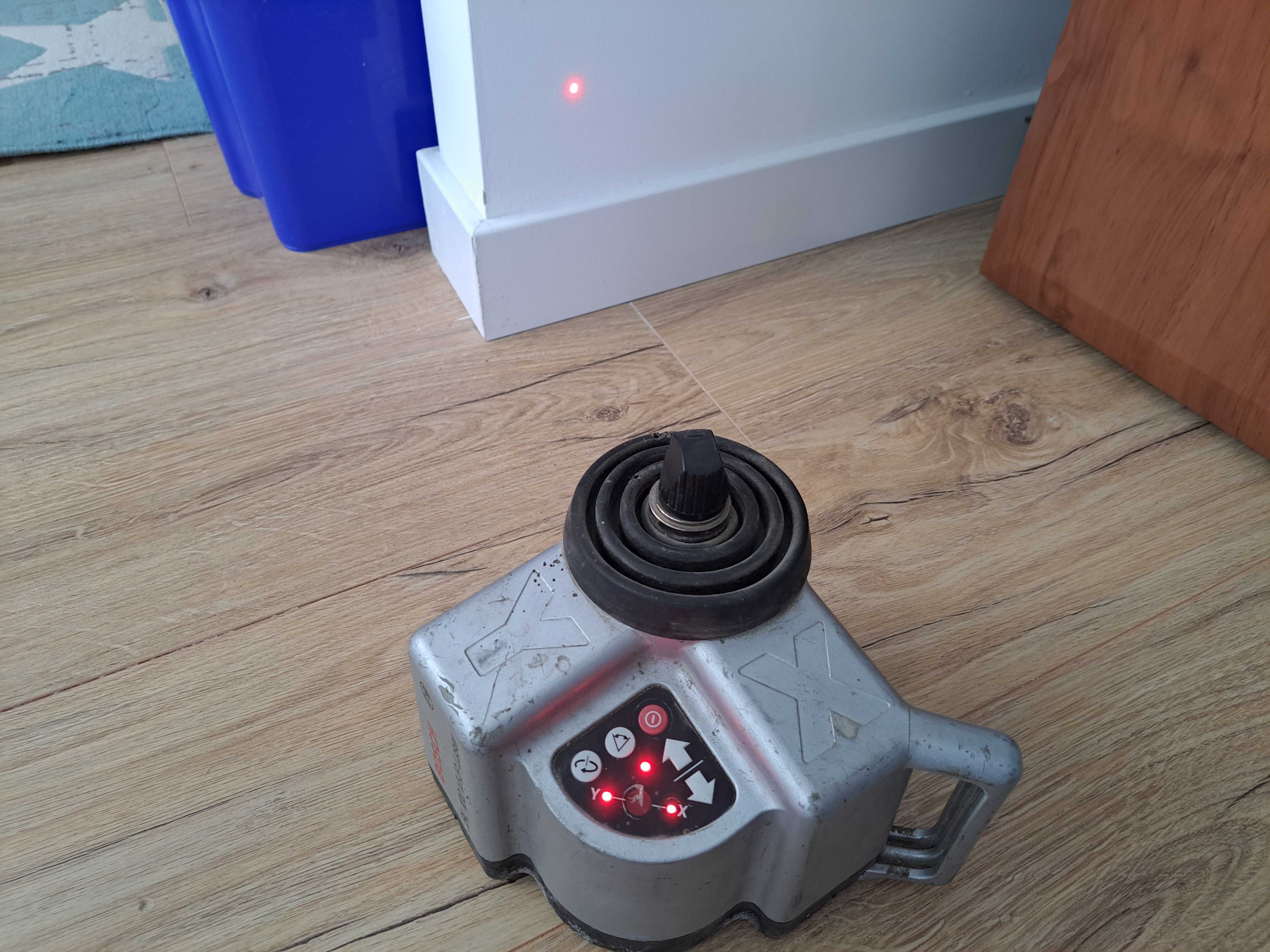 Niwelator Laserowy Bosch BL 100 VHR Laser