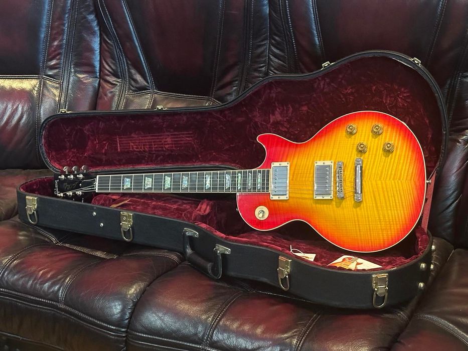 2001 Gibson Custom Shop Les Paul Elegant (ААА Top,ebony,abalone,4990$)