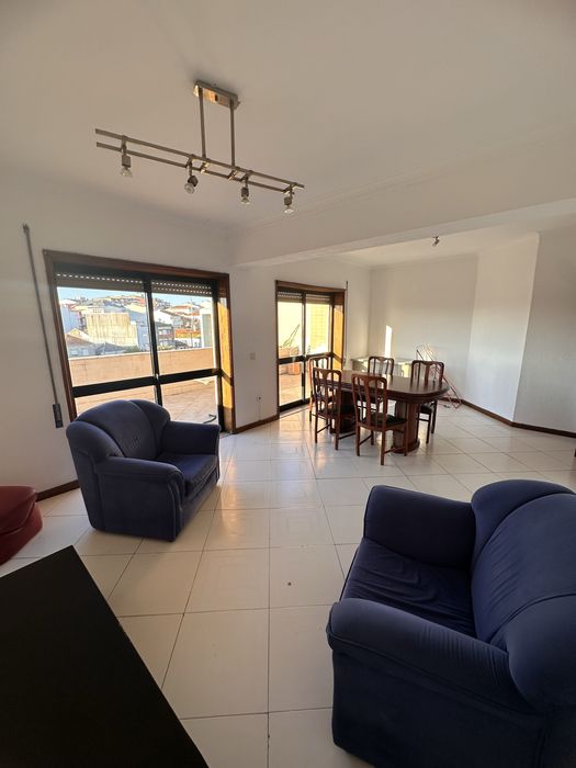 Apartamento T2 com terraço