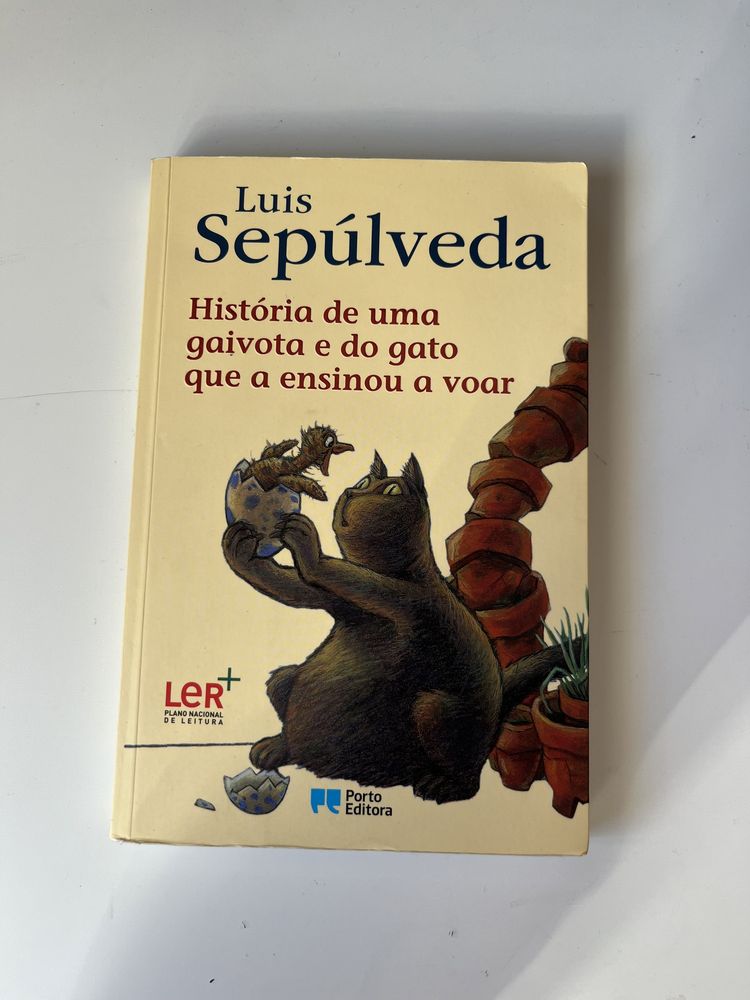 Livro Historia de uma gaivota e do gato que a ensinou a voar