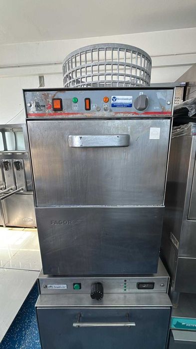 Máquinas de lavar copos profissionais USADAS