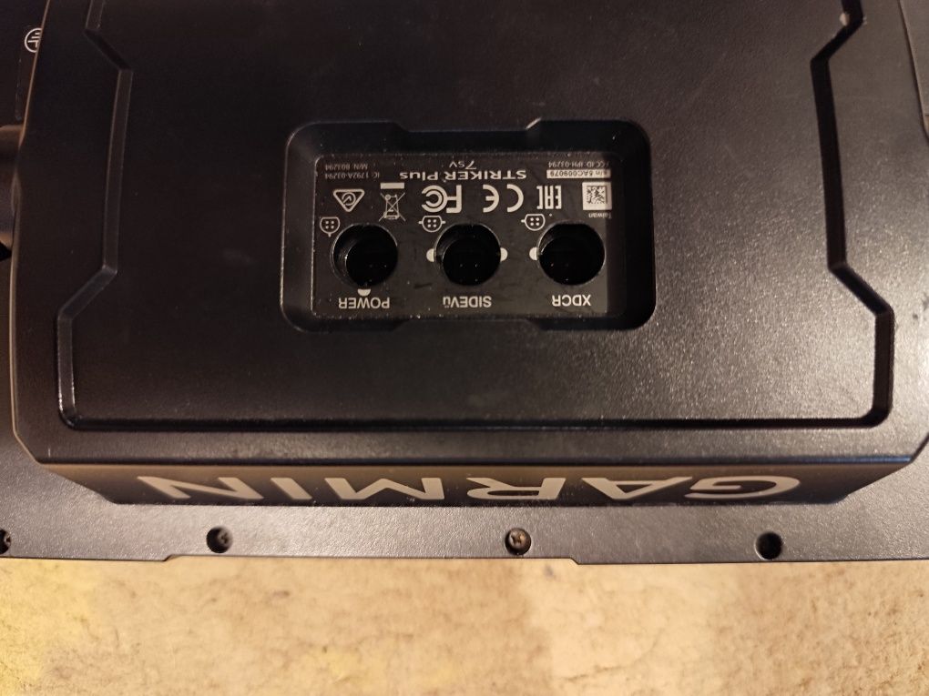 Echosonda Garmin Striker plus 7 SV z akumulatorem zestaw