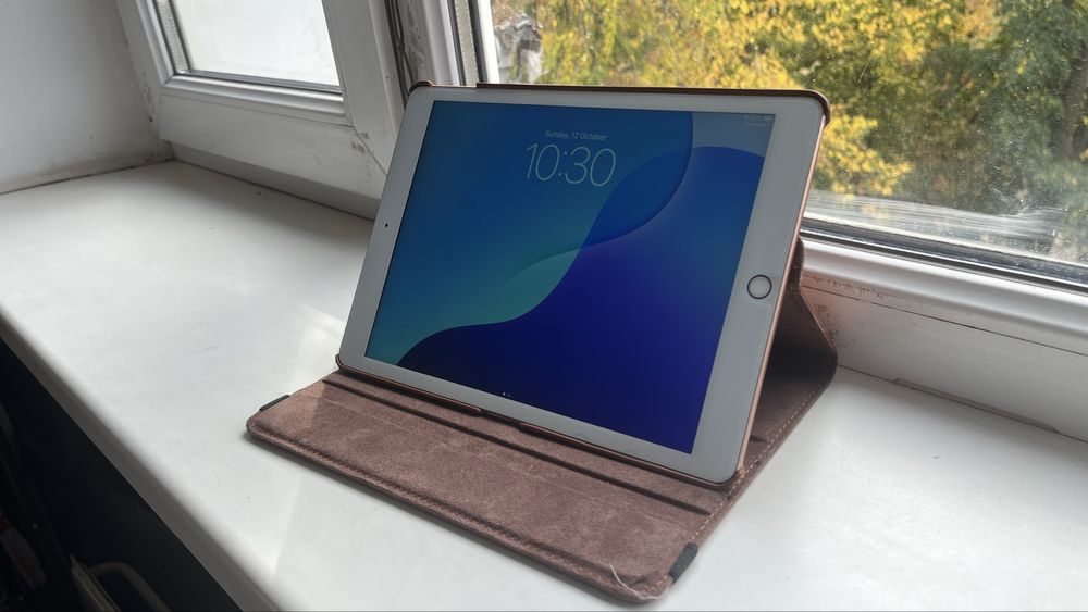Продам IPad 8 покоління 32 gb