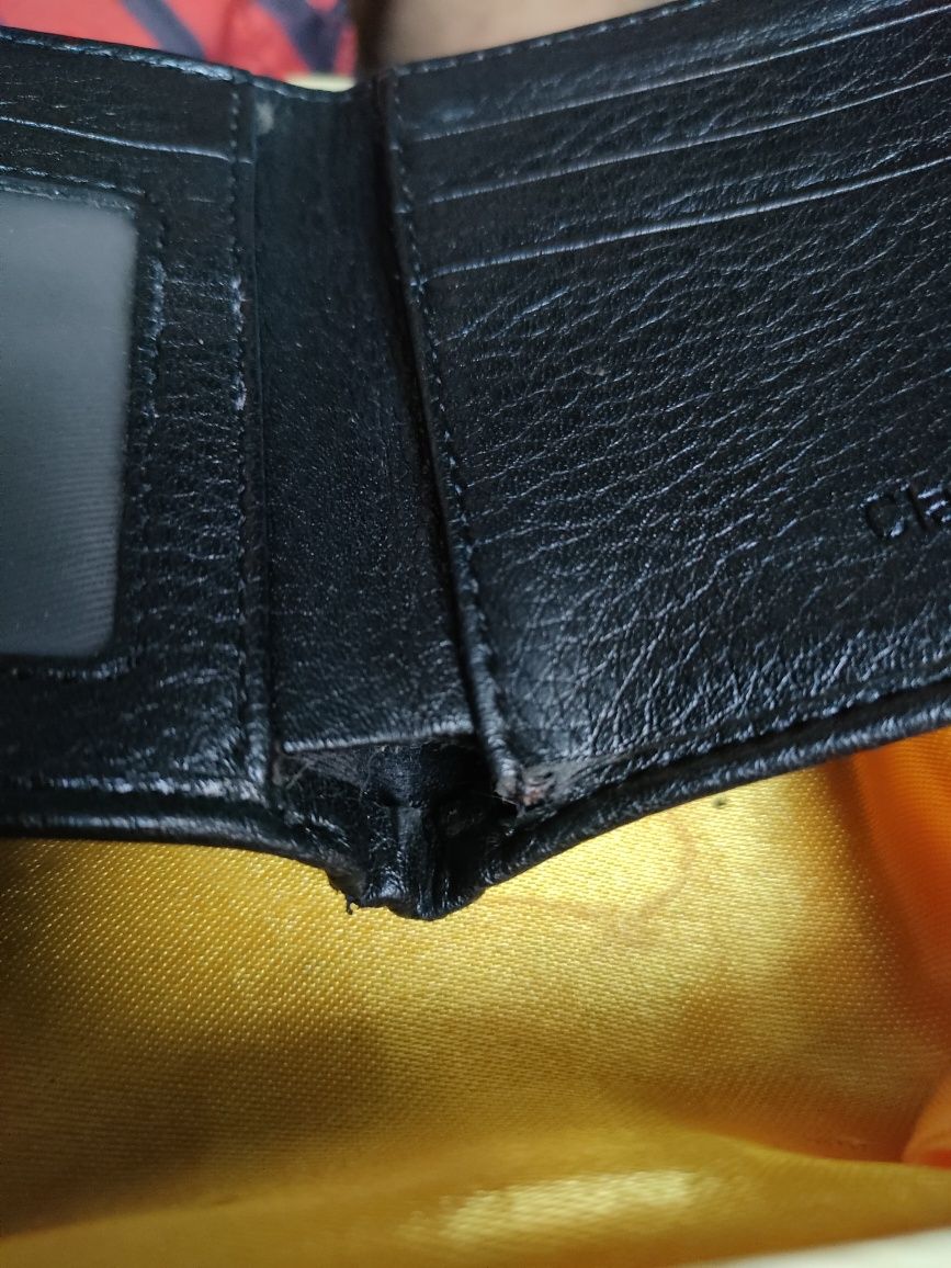 Czarny męski skórzany portfel
