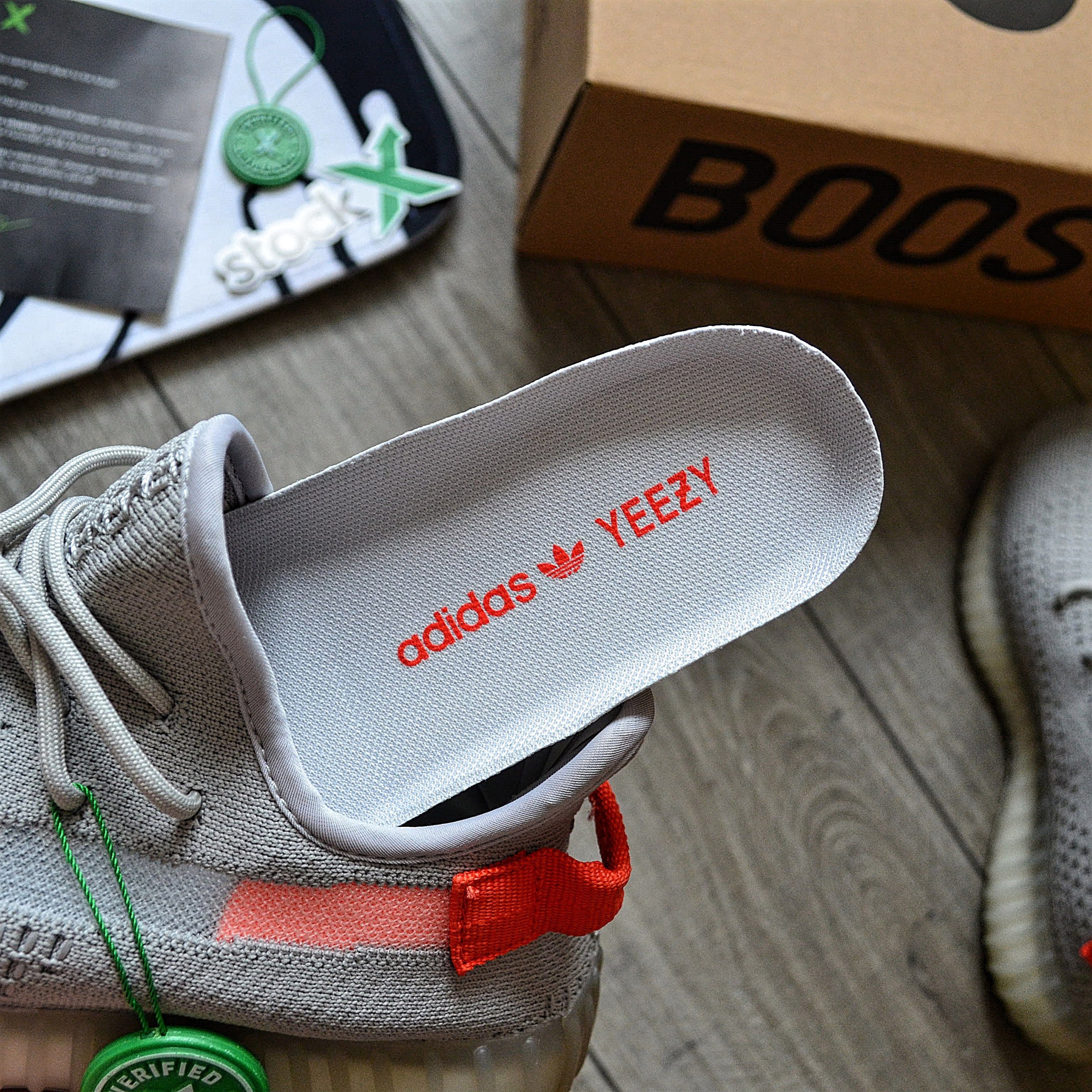 Мужские кроссовки Adidas Yeezy Boost 350 V2 'Tail Light' Размеры 40-45