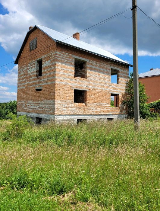Продаж цегляного будинку в с.Станиля