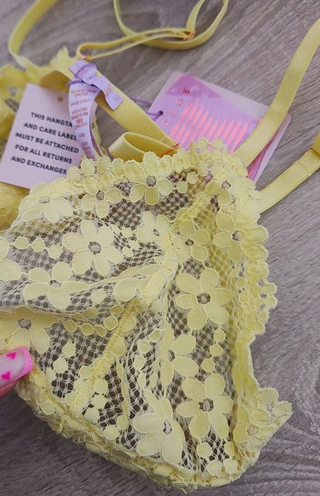 Przepiękny stanik biustonosz jasno żółty kwiaty Savage X Fentynt