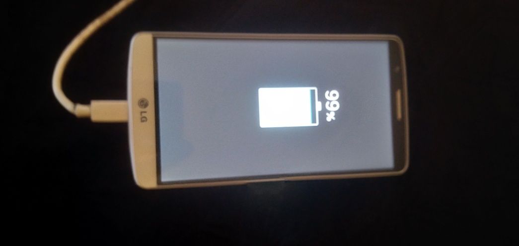 LG g3 z pudelkiem i instrukcja