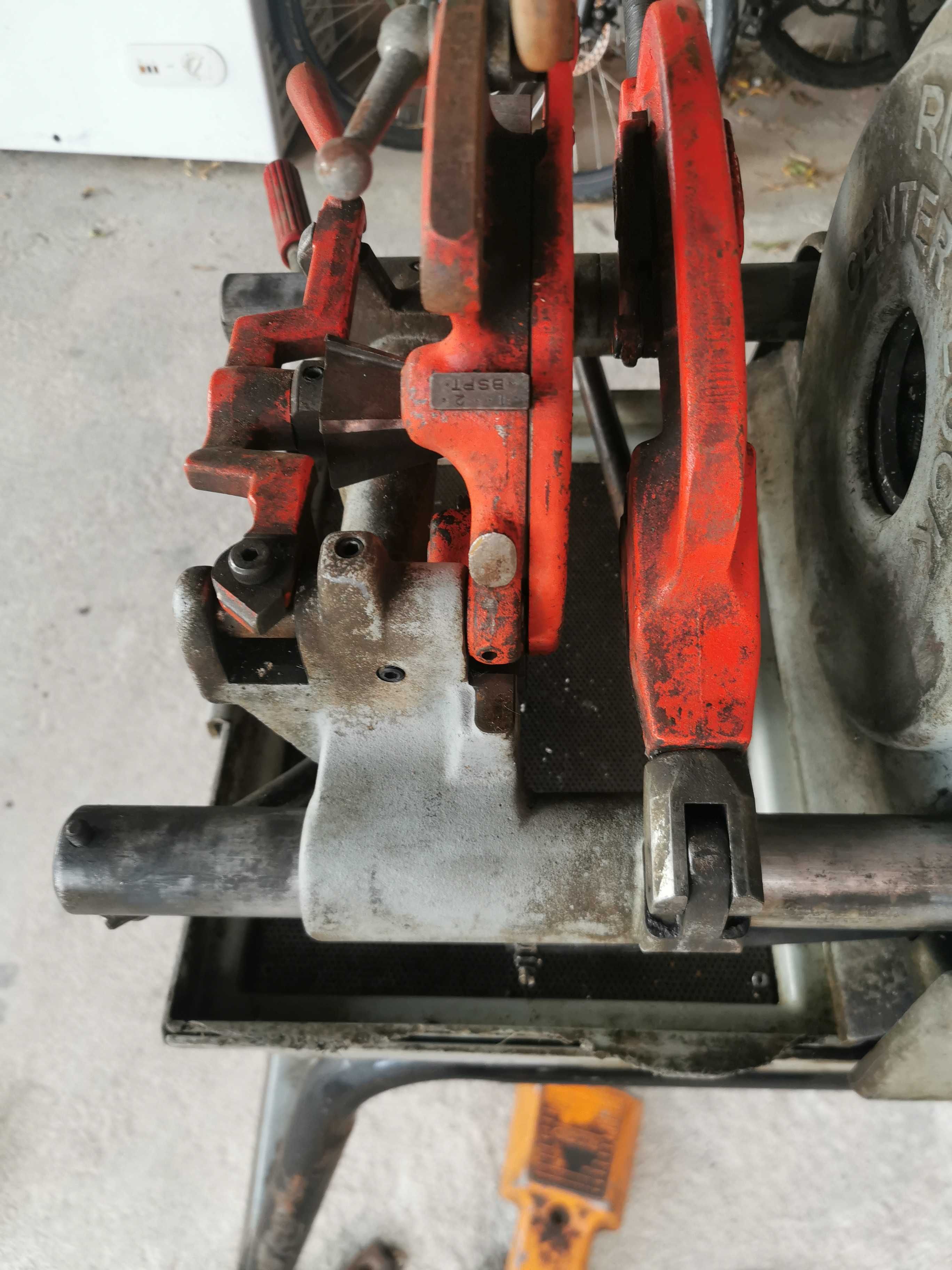Maquina de roscar Ridgid 1822 - até 2polegadas