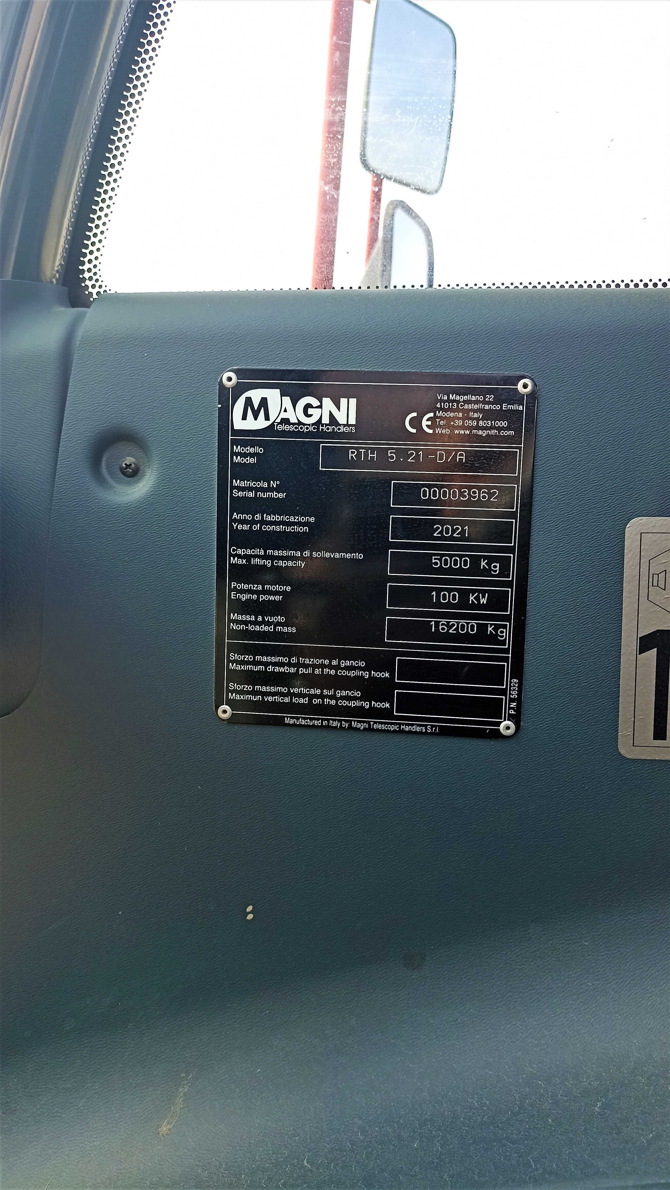 Оренда Телескопічного навантажувача Magni RTH 5.21