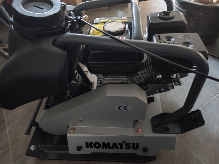 Sprzedam zagęszczarkę Komatsu