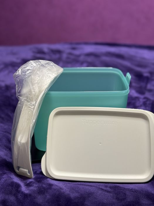 Контейнер Водолей 3.1 л с ручкой бирюзовый Tupperware