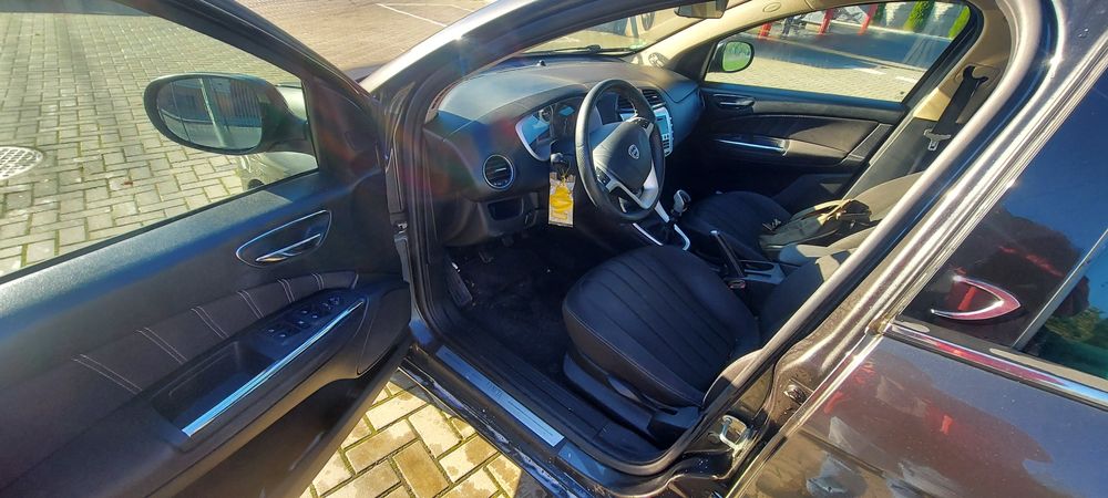 Sprzedam Lancia Delta 1.4 125km