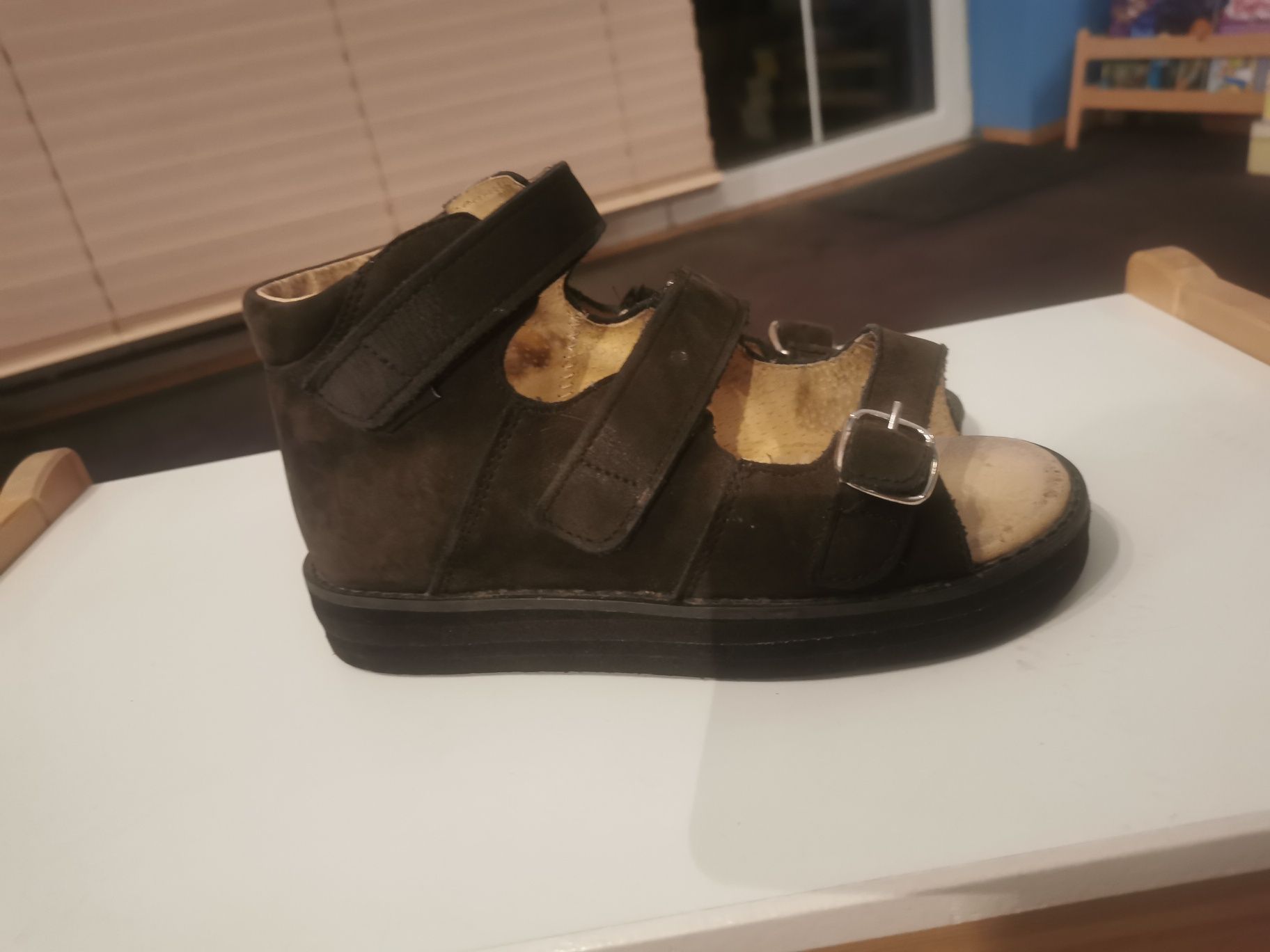 Buty do ortez Aurelka r 31 sandały, wyrównanie+1cm prawy but