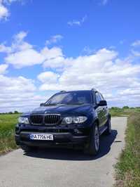 BMW x5 4.8 is 2004 рік