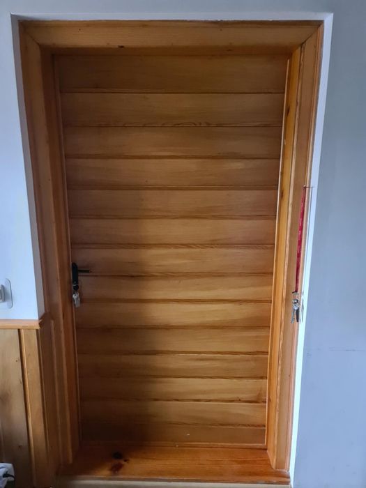 Drzwi zewnętrzne wejściowe wyjściowe drewniane
