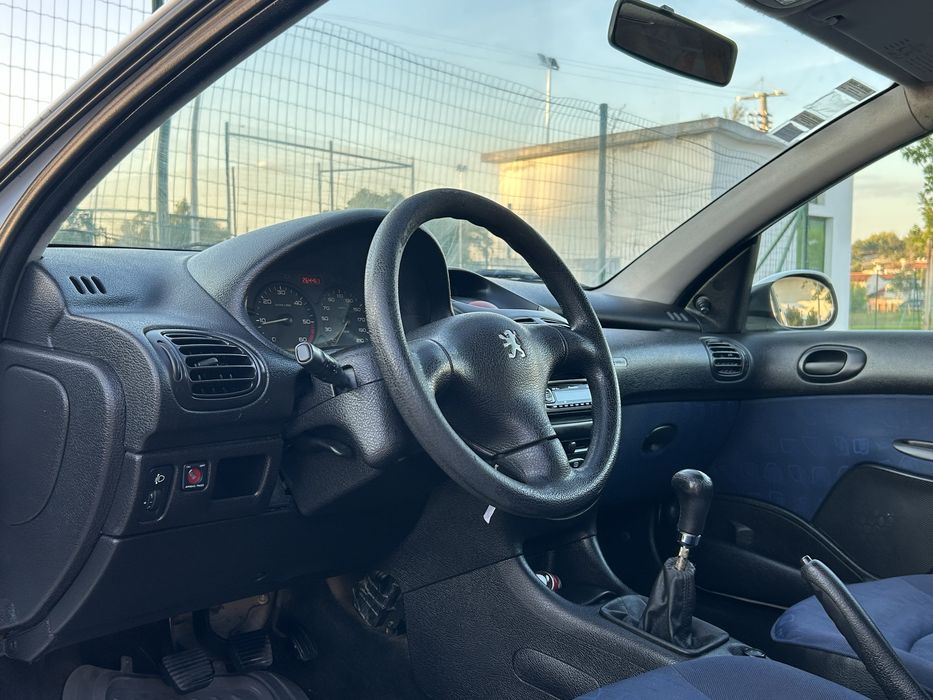 Peugeot 206 1.9D (2000) – Económico, Fiável e Pronto a Circular!