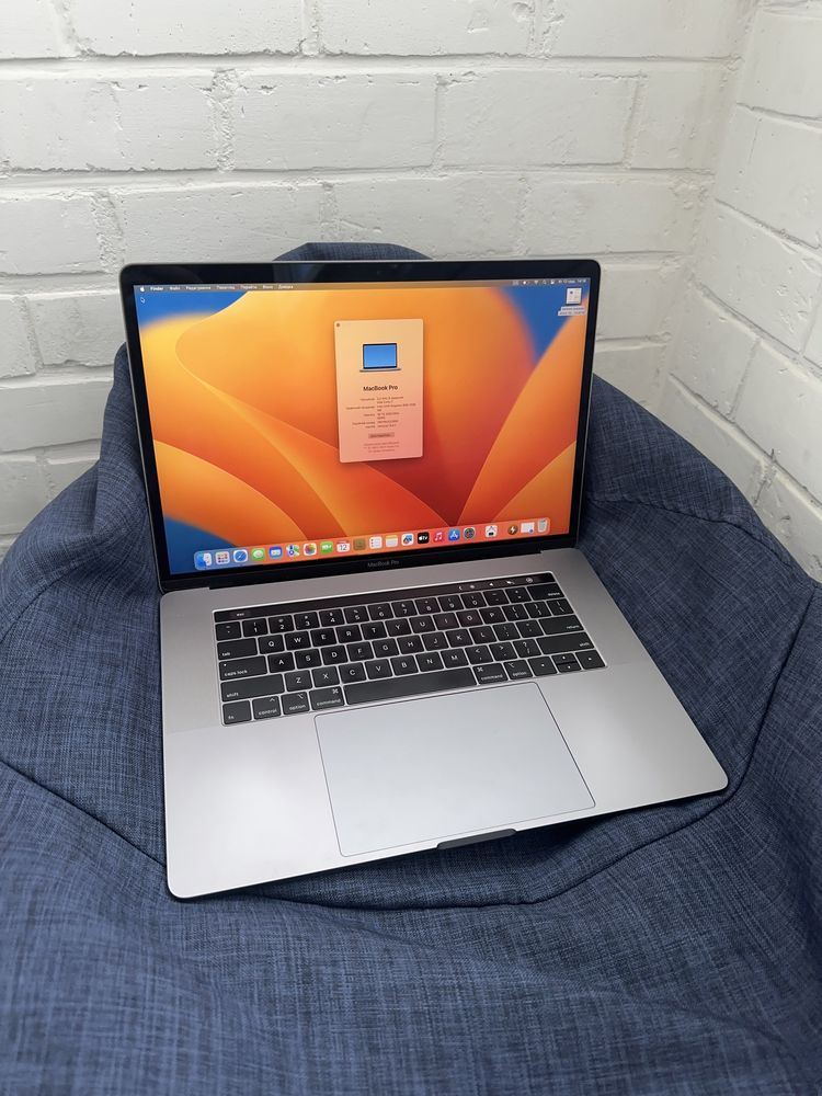 Macbook pro 15 2019 i7 2.2/ 16/ 256gb/ Radeon Pro 555x 4GB