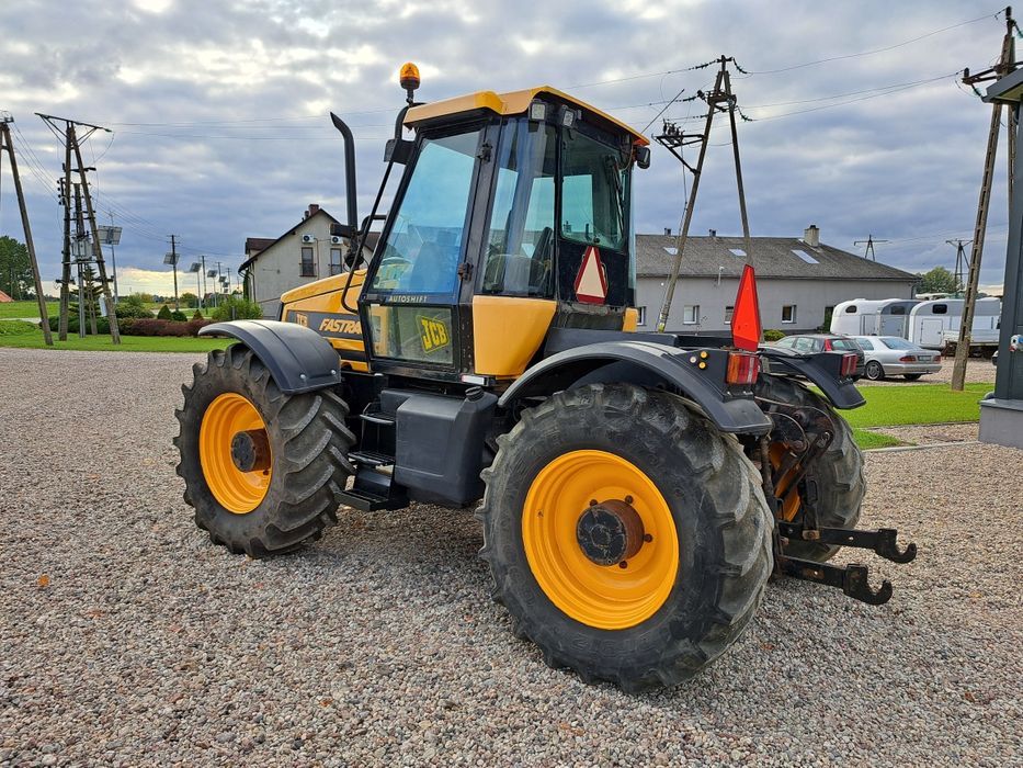 Ciągnik JCB Fastrac 2135