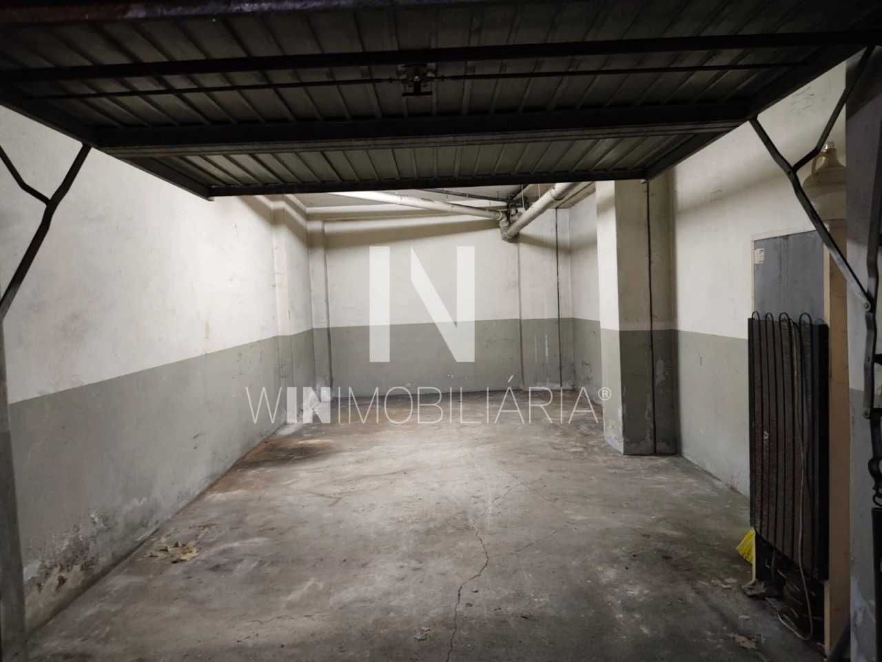 Arrenda-se Garagem Centro