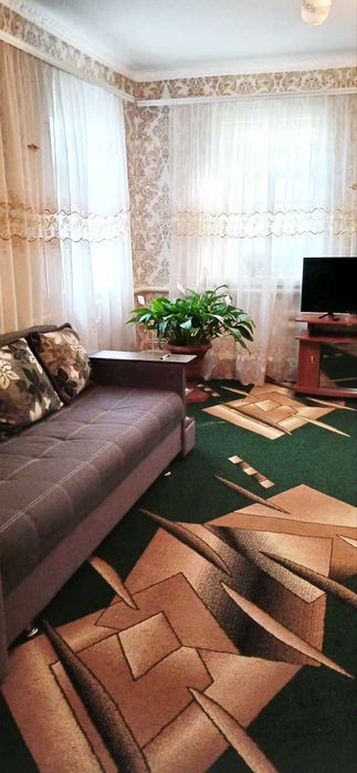 Продається будинок в м. Чигирин в р-ні церкви. 35000 у.о.