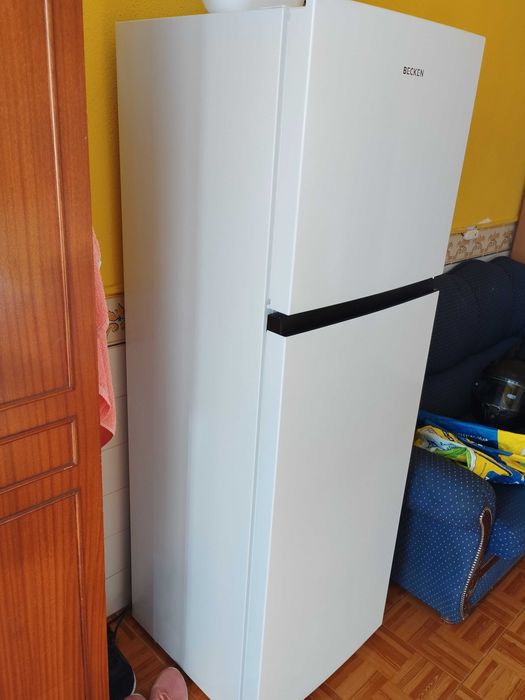 Geladeira nova ,5 mês de uso