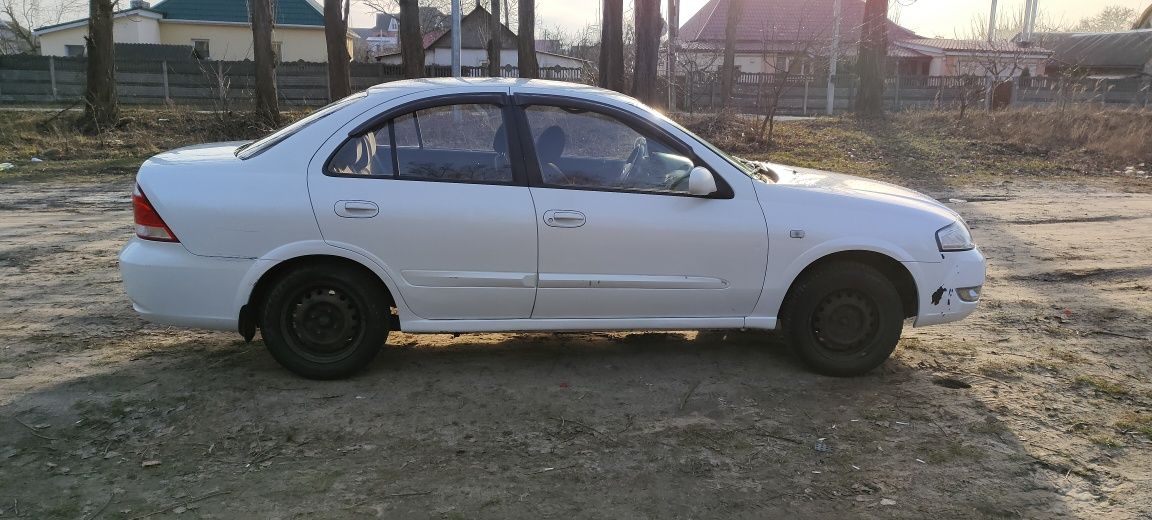 Nissan almera classic