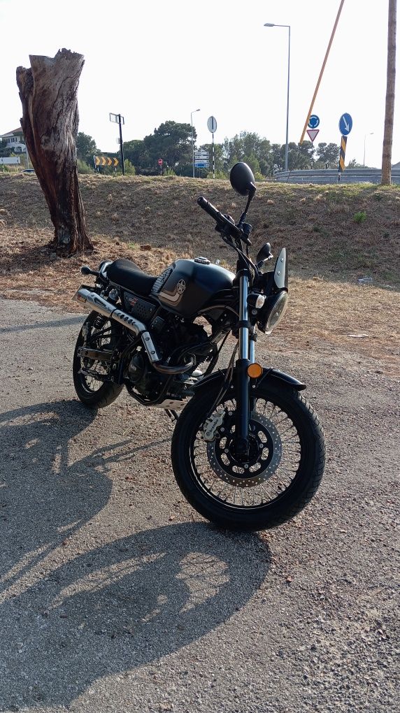 Mota 125 UM Renegade X