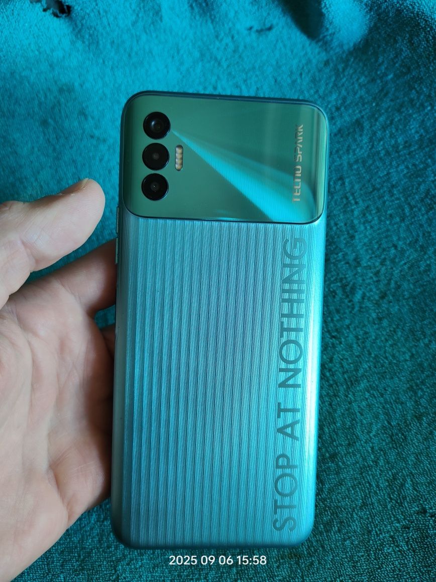 techno Spark 8p 4/128