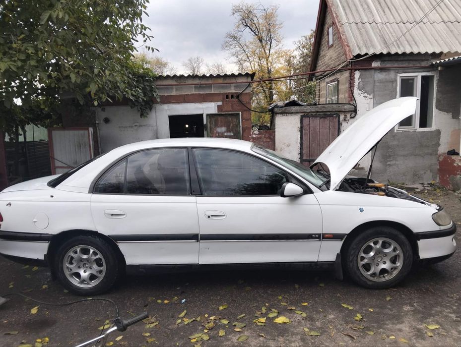 Продам ( обменяю) авто Опель омега В