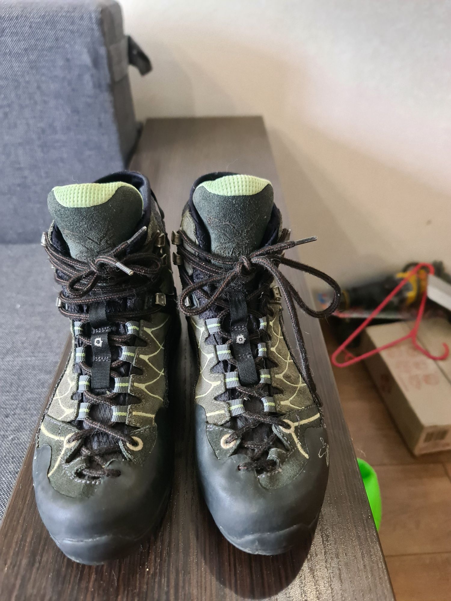 Продам женские salewa(WS ALP TRAINER MID GTX)