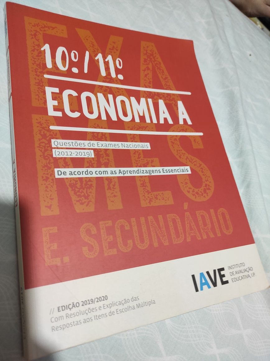 Manual de questões de exames nacionais de economia A do 10 e 11 ano