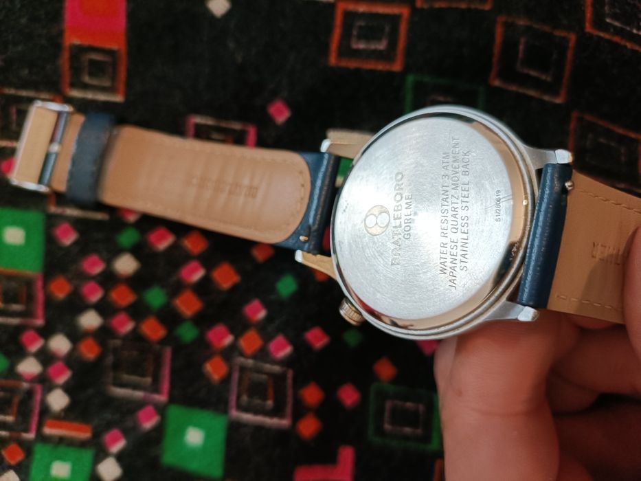 Relógio marca Brattleboro azul e prateado fosco