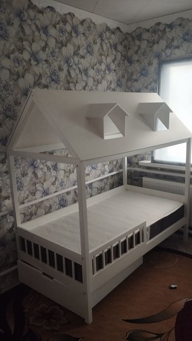 Кровать с матрацом