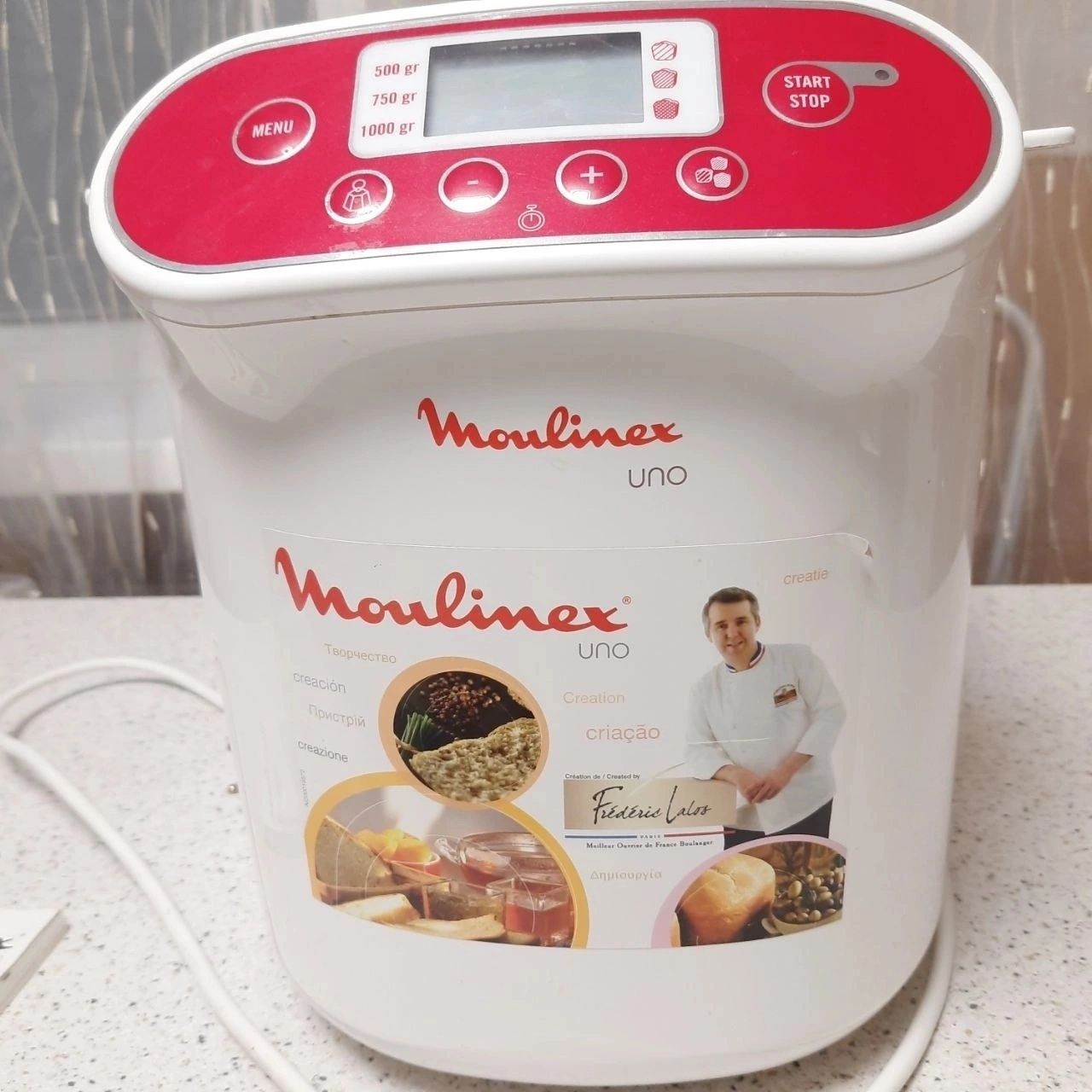 Продам хлебопечку
