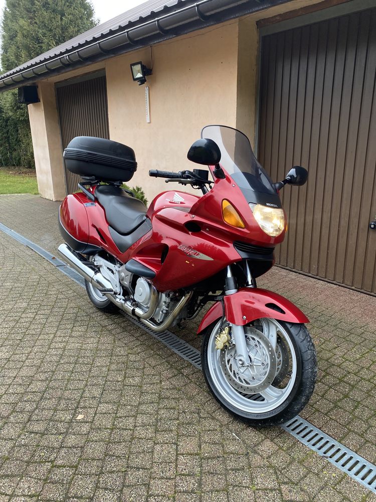 Honda ntv 650 niski przebieg,zadbana,kufry