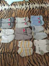 Дитячий одяг (носки, шапки)0-8 місяців