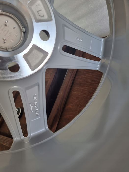 Nowe Koła Zimowe Oryginalne Audi A4 S4 8K B8 18 Cali Kleber 2025 Rok