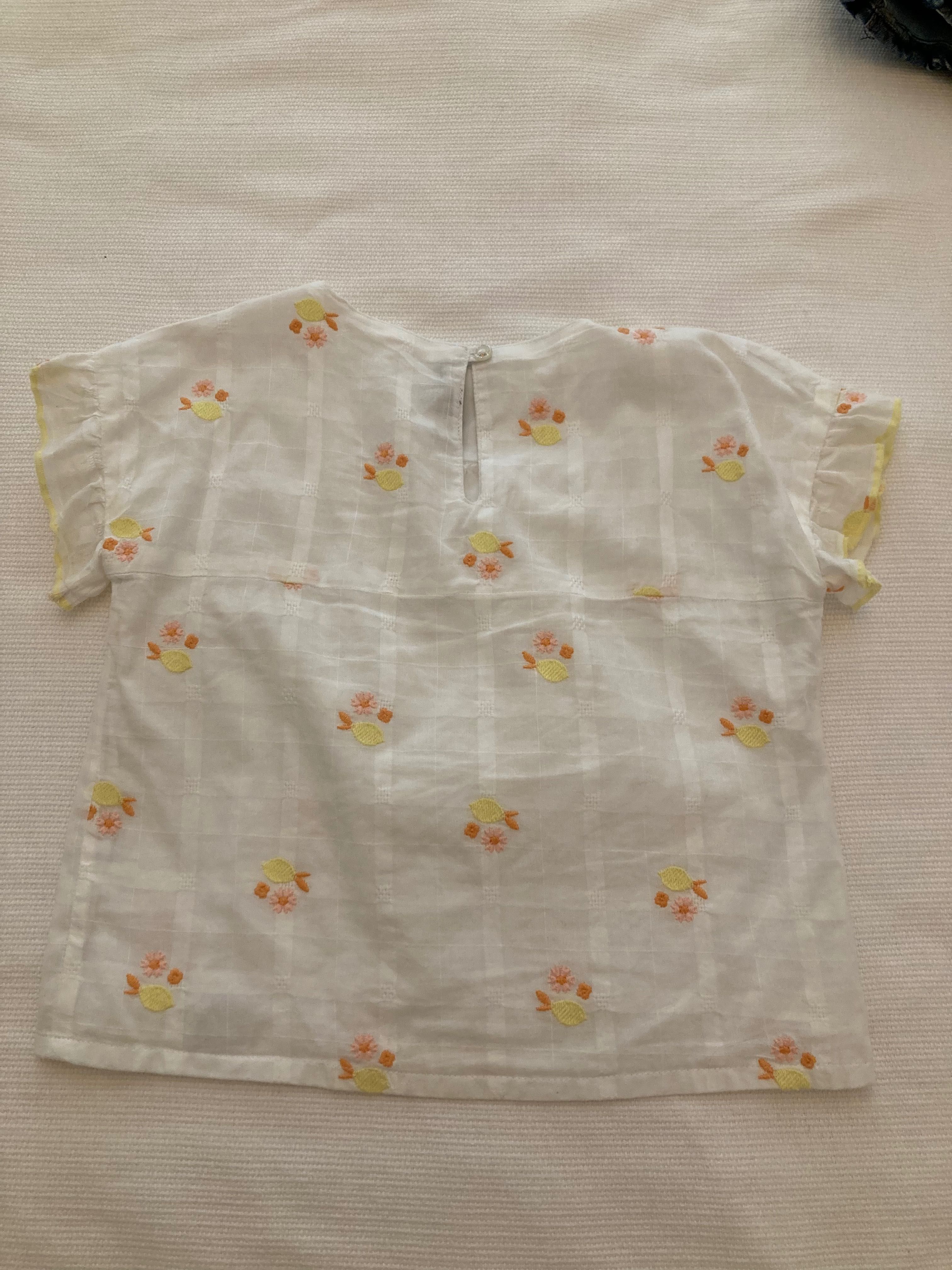 Blusa com bordados