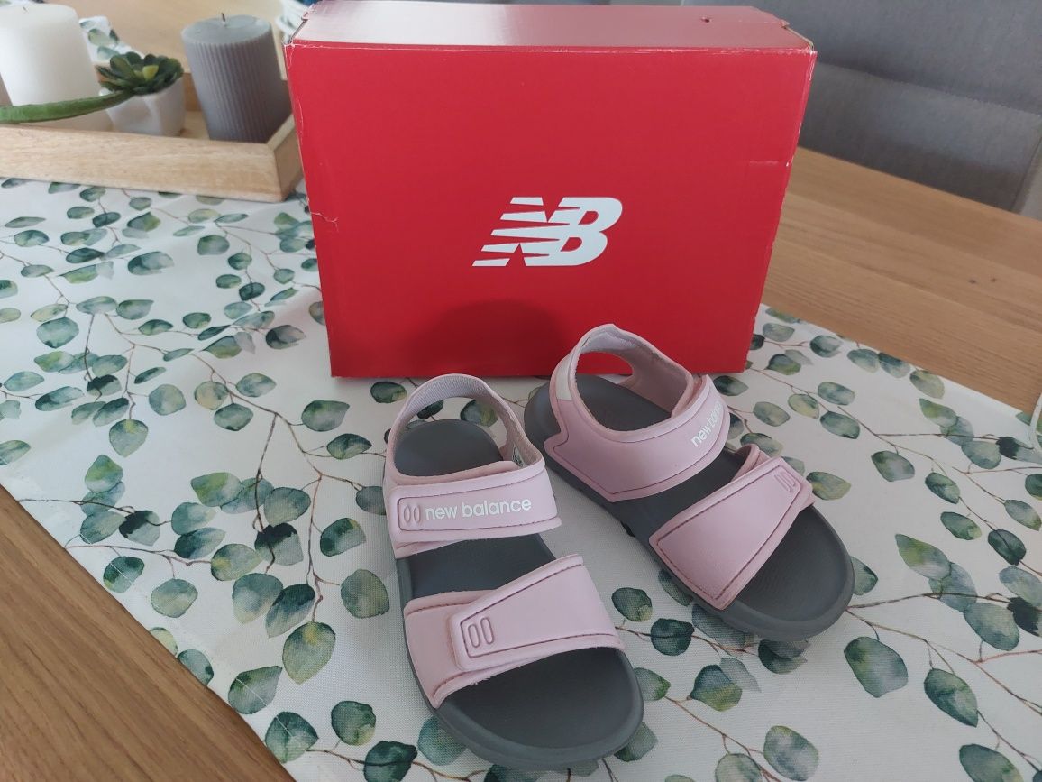 Sandałki New Balance r.26