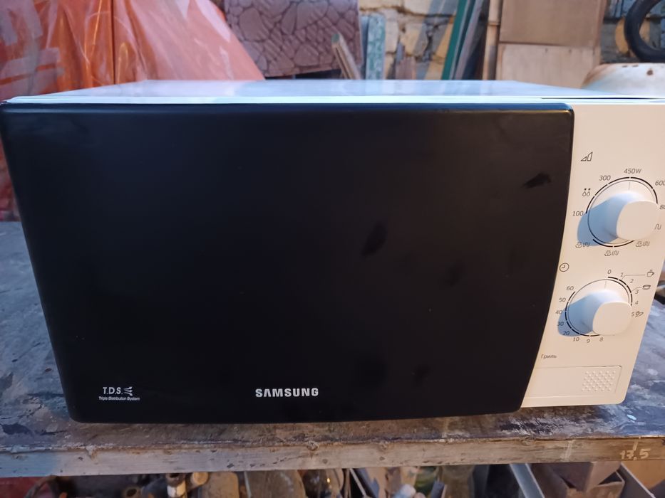 Микроволновая печь Samsung GE81KRW-1