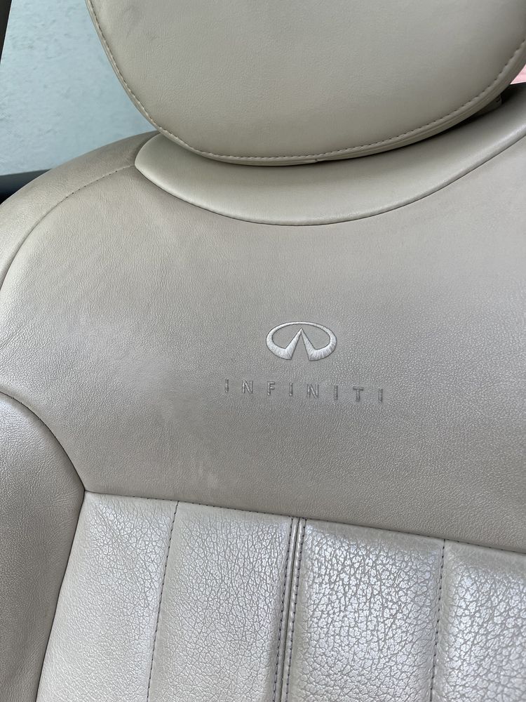 Авто Infiniti FX 37 2013 рік