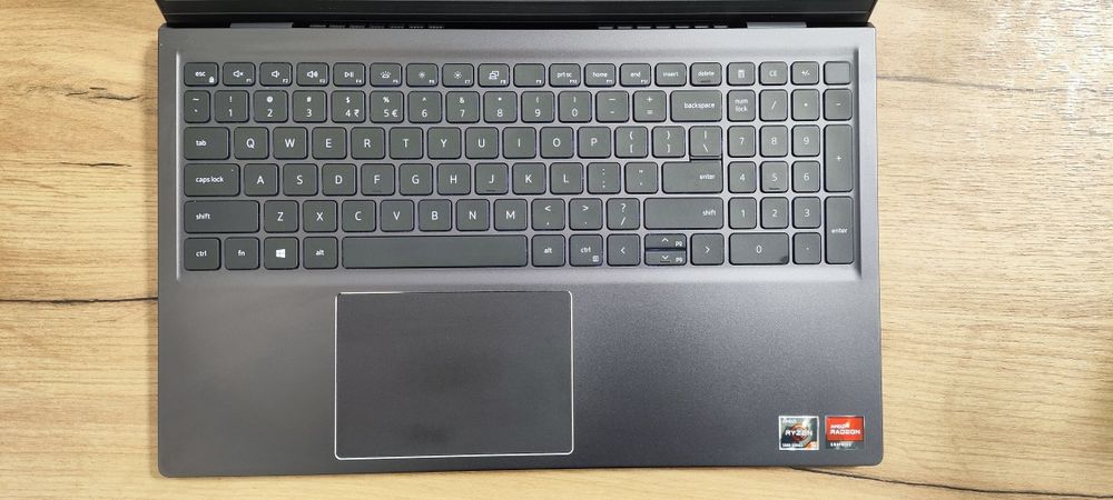 Laptop do pracy i nauki Dell Vostro 5515 16/512 GB NVMe Windows 11 Pro