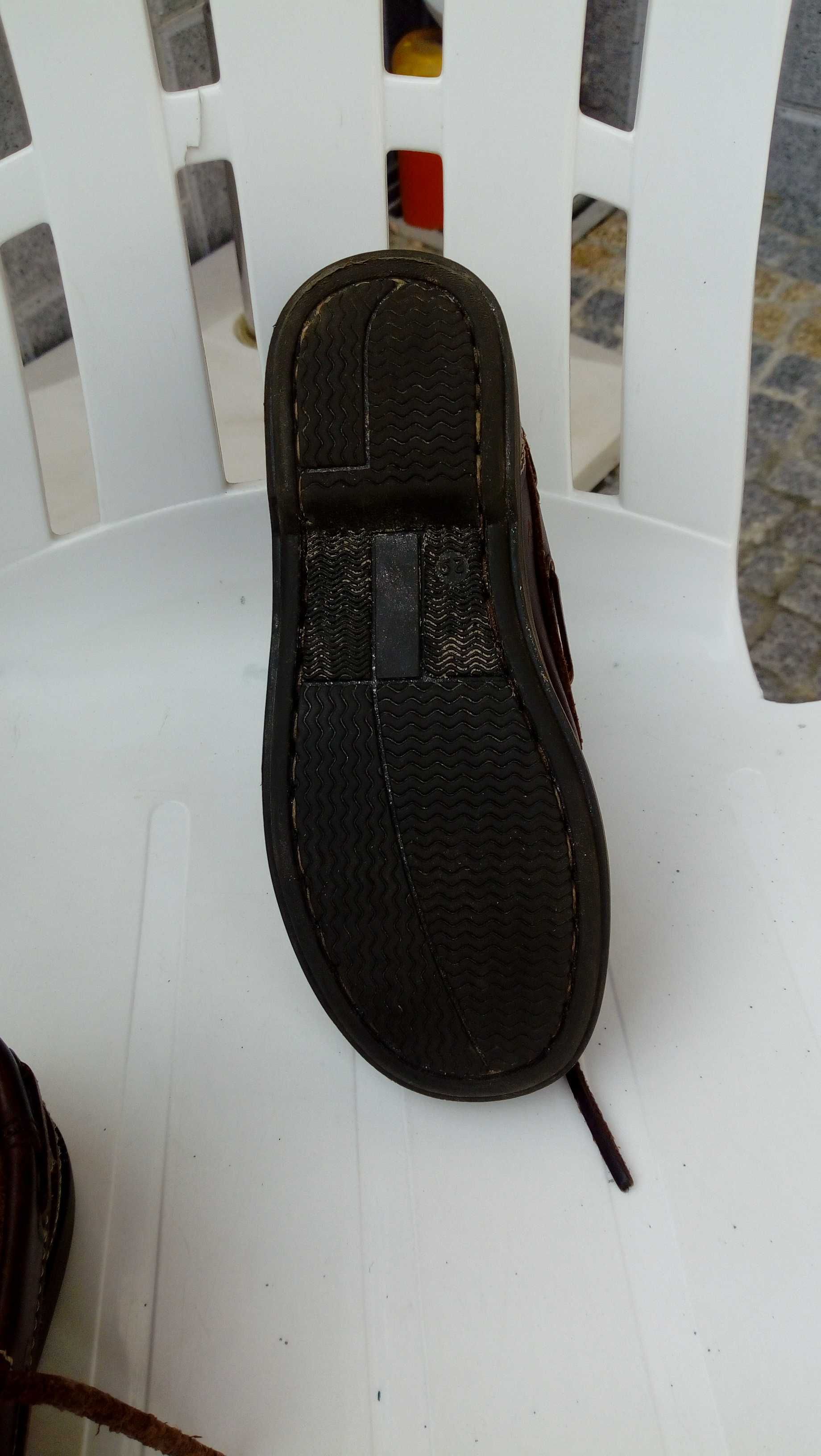 Sapatos de vela clássico novos 32 / usados 29