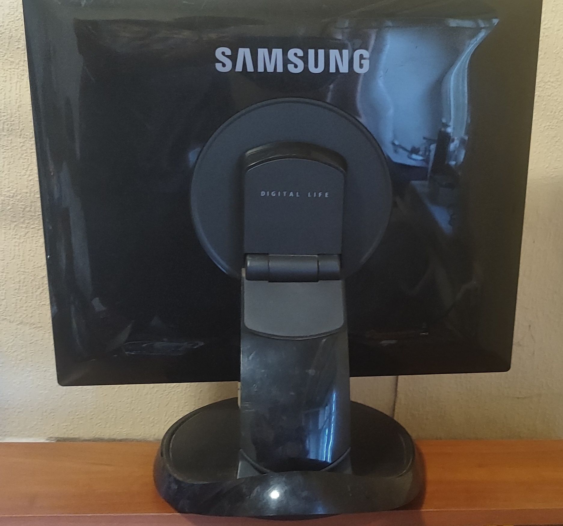 Продам монитор Samsung